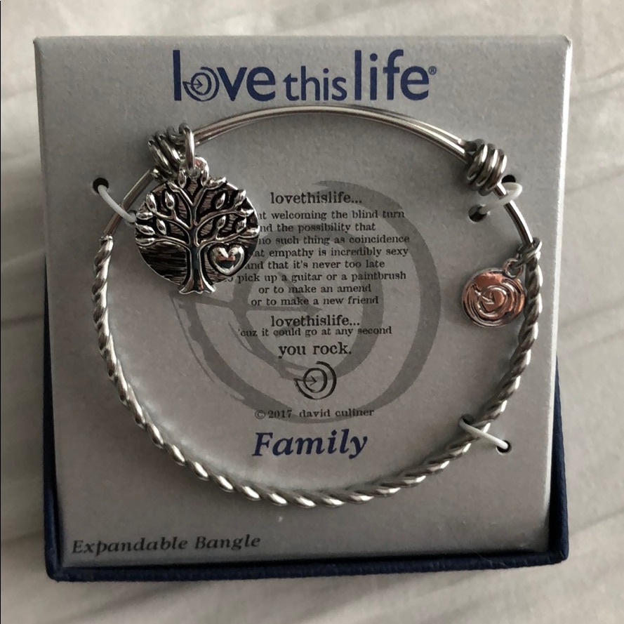 Gorgeous Bracelet Family New In Box